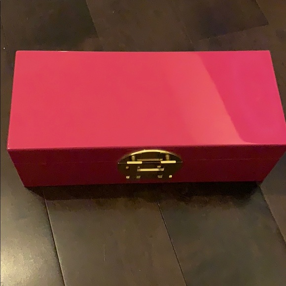 C. Wonder jewelry box - Picture 2 of 2